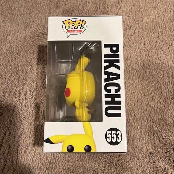 Funko Pop Pikachu 553 Flocked Zavvi Exclusive - Picture 4 of 4